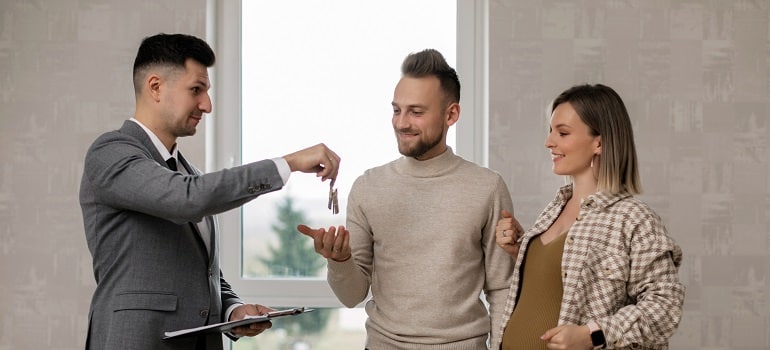 pexels photo 7641899 a couple renting a home